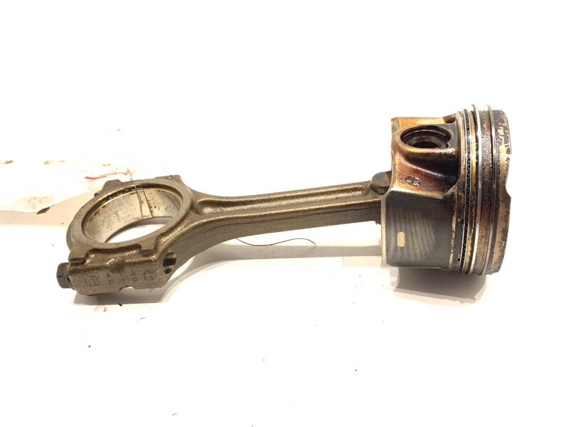 Piest S ojnicou Nissan Qashqai II SUV (J11, J11_) 2013 - 2022 HRA2