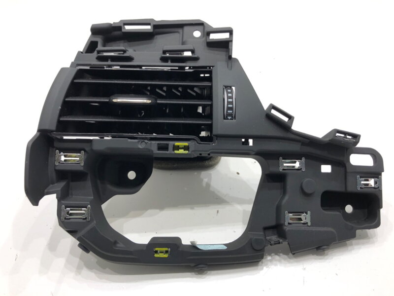 Mriežka ventilácie ľavá predná Audi A4 B9 (8W2, 8WC) 2015 - 2022 8W1820901B