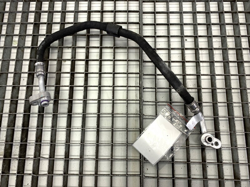 Hadica klimatizácie Audi A4 B9 (8W2, 8WC) 2015 - 2022 8W0816721BC