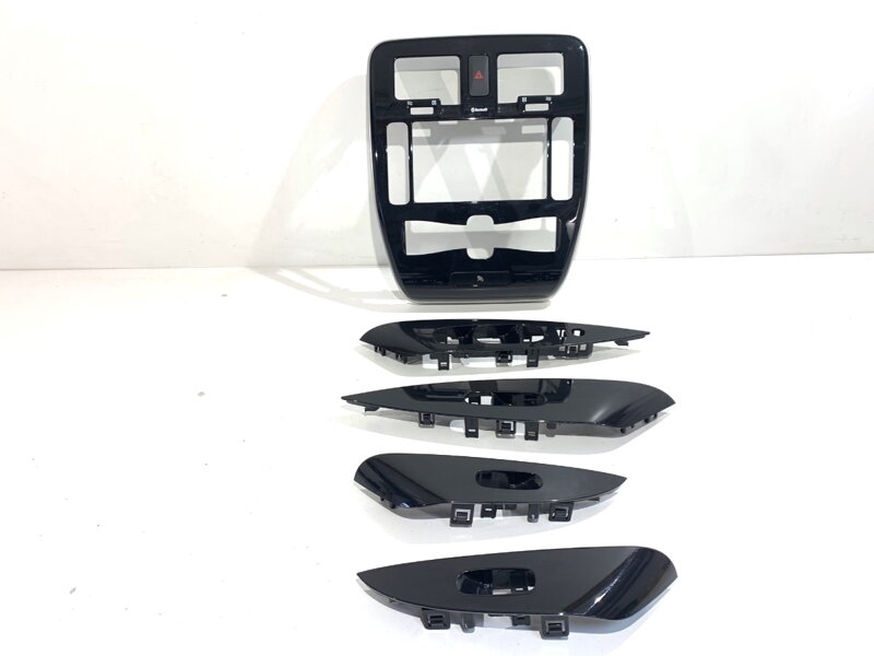 Lišty dekor Nissan Leaf (ZE0) 2010 - 2022 682603NA0A 809603NA0A