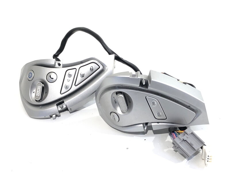 Prepínače volantu Nissan Leaf (ZE0) 2010 - 2022