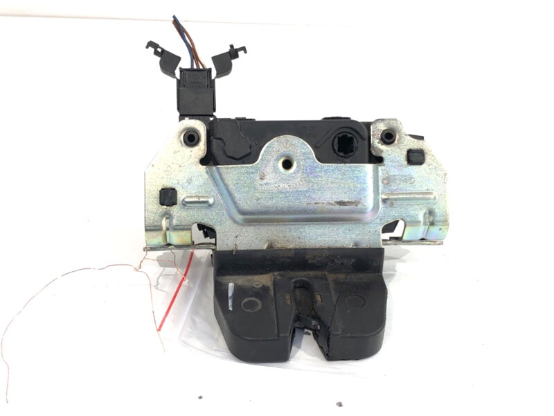 Zámok veka batožinového priestoru zadný Opel Zafira B (A05) 2005 - 2015 13117285
