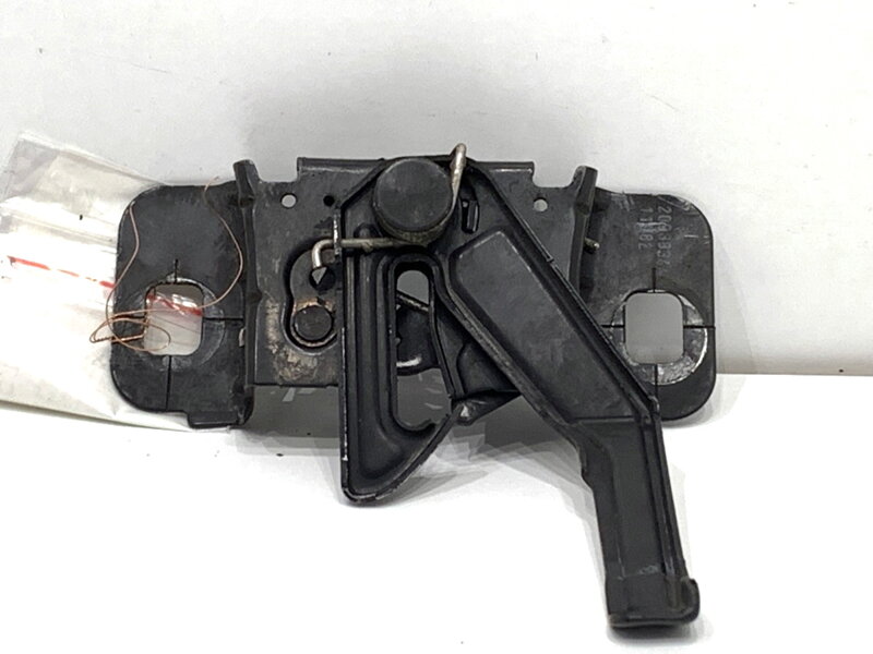 Zámok kapoty predný Opel Insignia A Sports Tourer (G09) 2008 - 2017