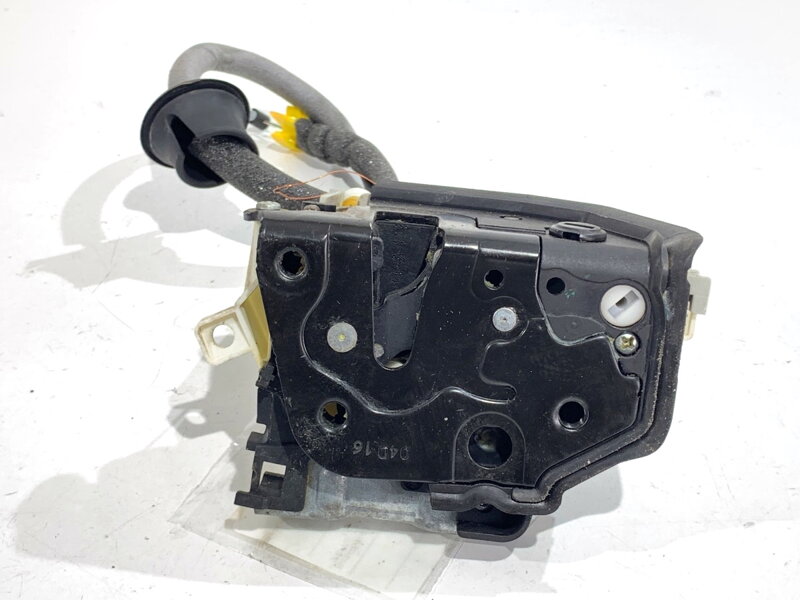 Zámok dverí pravý zadný Audi A4 B9 Avant (8W5, 8WD) 2015 - 2025 8X0839016E