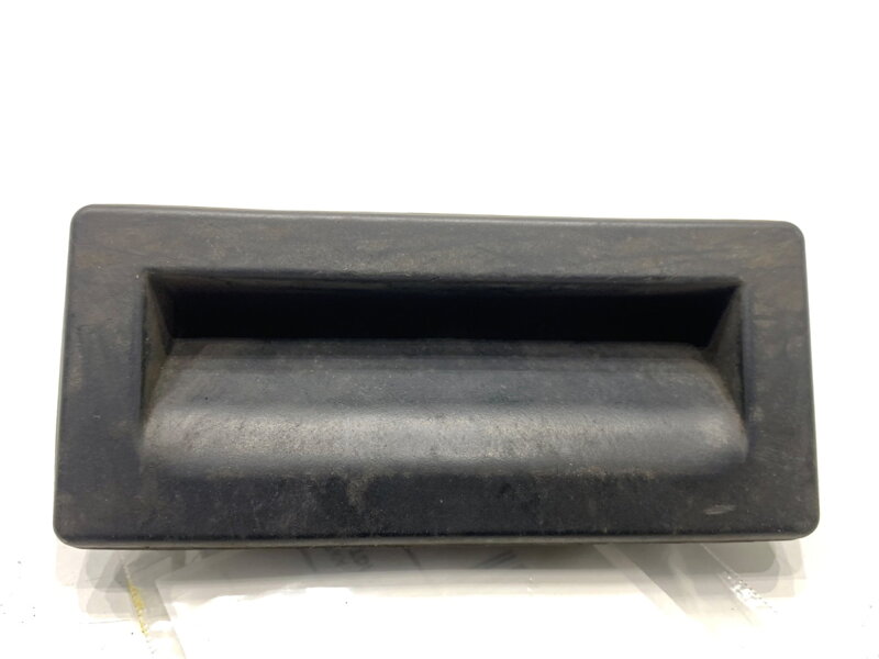 Kľučka veka batožinového priestoru zadná Audi A4 B9 Avant (8W5, 8WD) 2015 - 2025 3V0827566