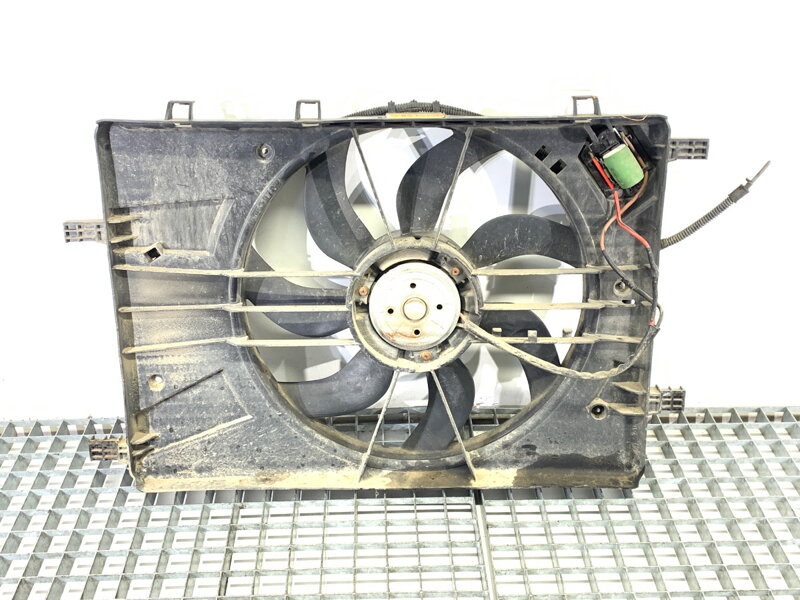 Ventilátor chladiča Opel Astra J (P10) 2009 - 2015