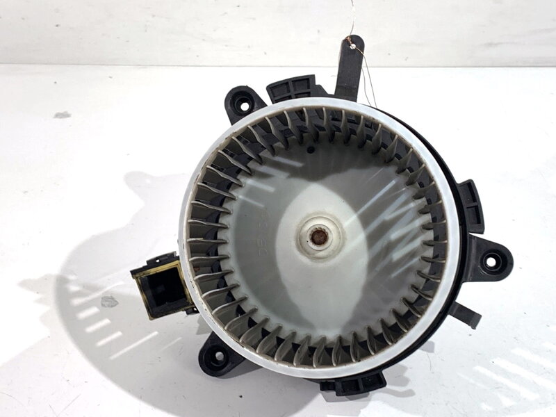 Ventilátor kúrenia Opel Vivaro C Autobus (K0) 2019 - 2022 5P1330100