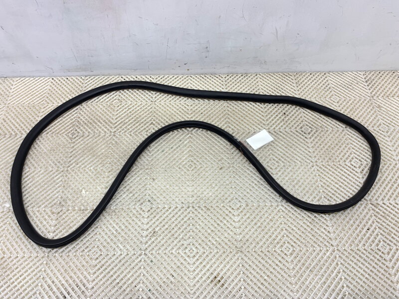 Tesnenie dverí predné pravé Opel Vivaro C Autobus (K0) 2019 - 2022 9806514880