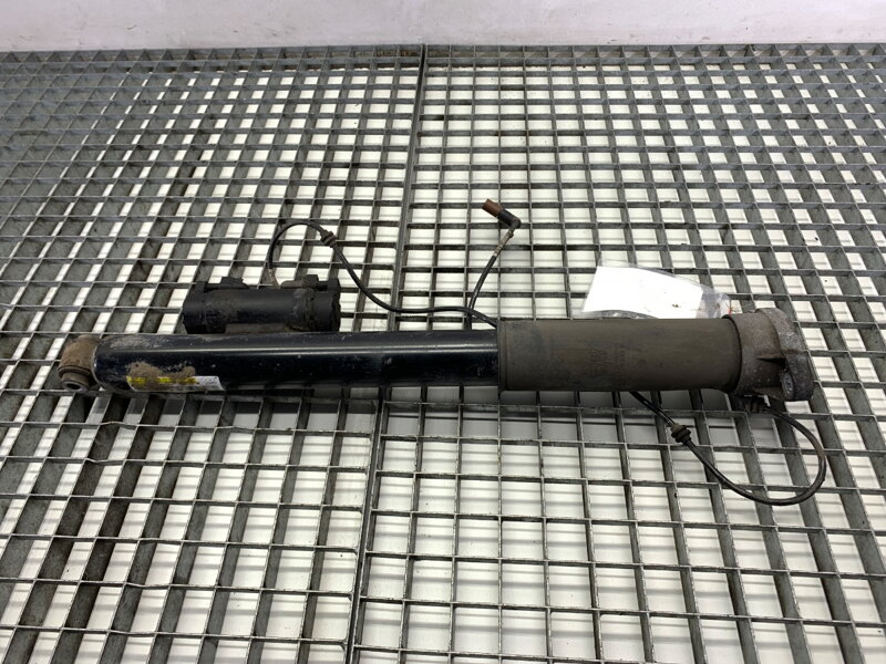 Tlmič pravý zadný Mercedes-benz CLS (C257) 2017 - 2022 A2133204203