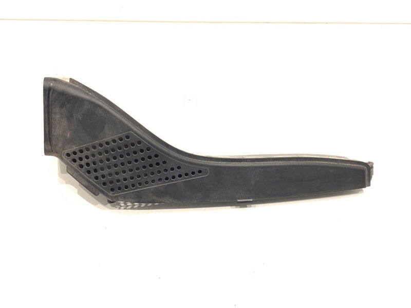 Volant vzduchu Audi A4 B9 Avant (8W5, 8WD) 2015 - 2025 8W0129618A