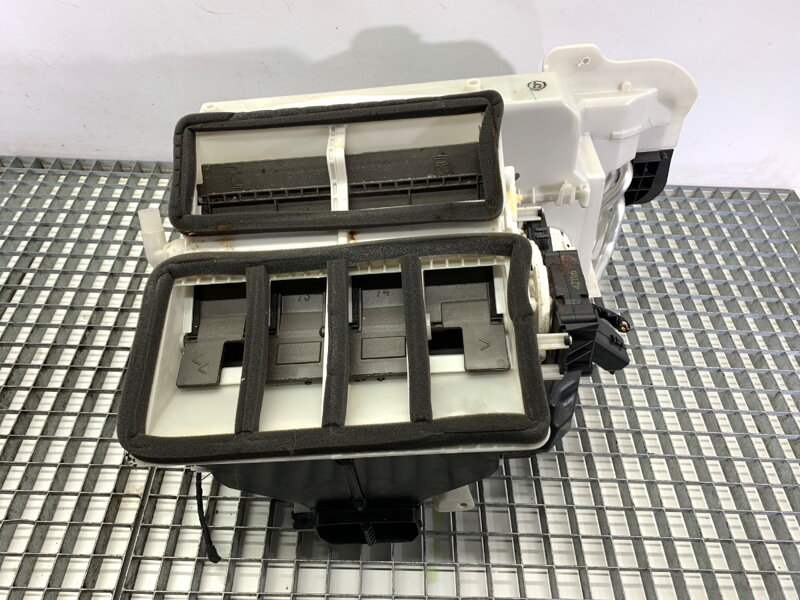 Radiátor kúrenia Mazda 6 Sedan (GJ, GL) 2012 - 2022 GHR9E