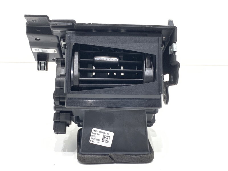 Mriežka ventilácie pravá predná Jaguar XF II (X260) 2015 - 2022 GX63-018B08-AC