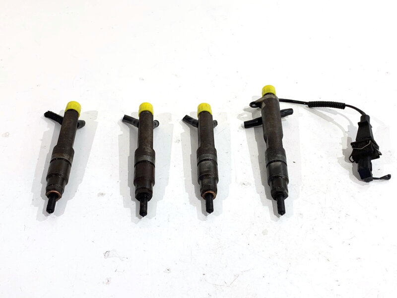 Vstrekovače sada Seat Leon (1M1) 1999 - 2006 028130202P