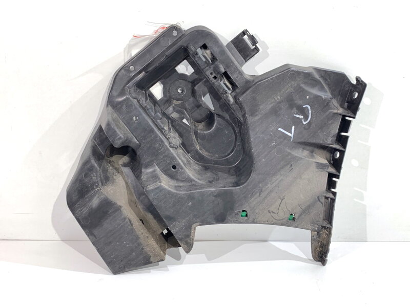 Držiak nárazníka pravý zadný Volvo V40 Liftback (525, 526) 2012 - 2022 31395104