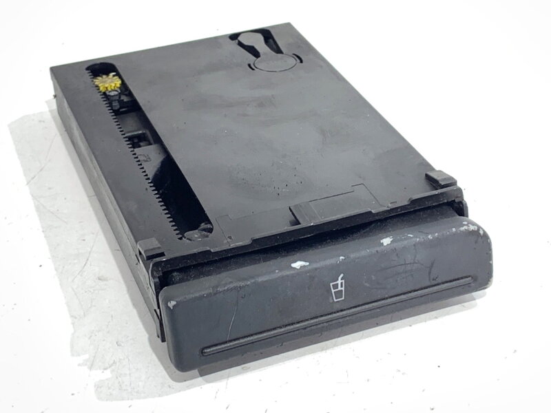 Držiak NA nápoje Audi A4 B6 (8E2) 2000 - 2005