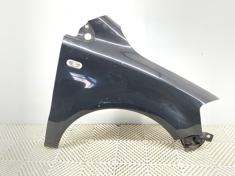Blatník pravý predný VW FOX Liftback (5Z1, 5Z3, 5Z4) 2003 - 2015